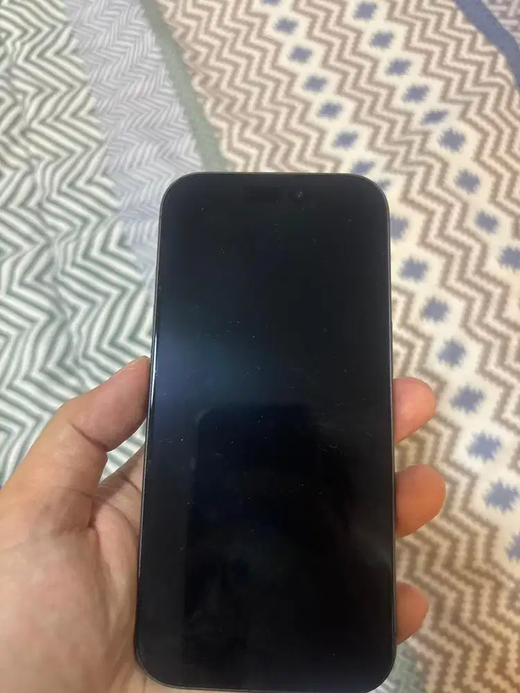 Iphone 17 Black Ibox Garansi Resmi - Kondisi Sangat Bagus