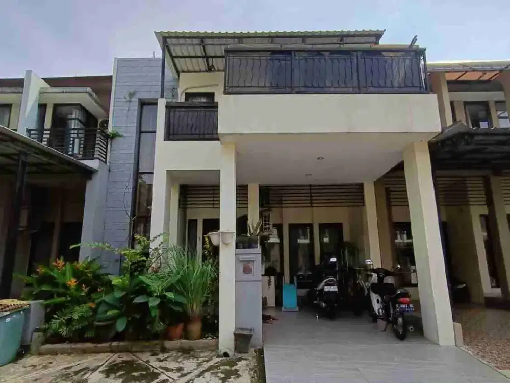 Rumah 2 lantai sudah renovasi di emerald terrace Bintaro