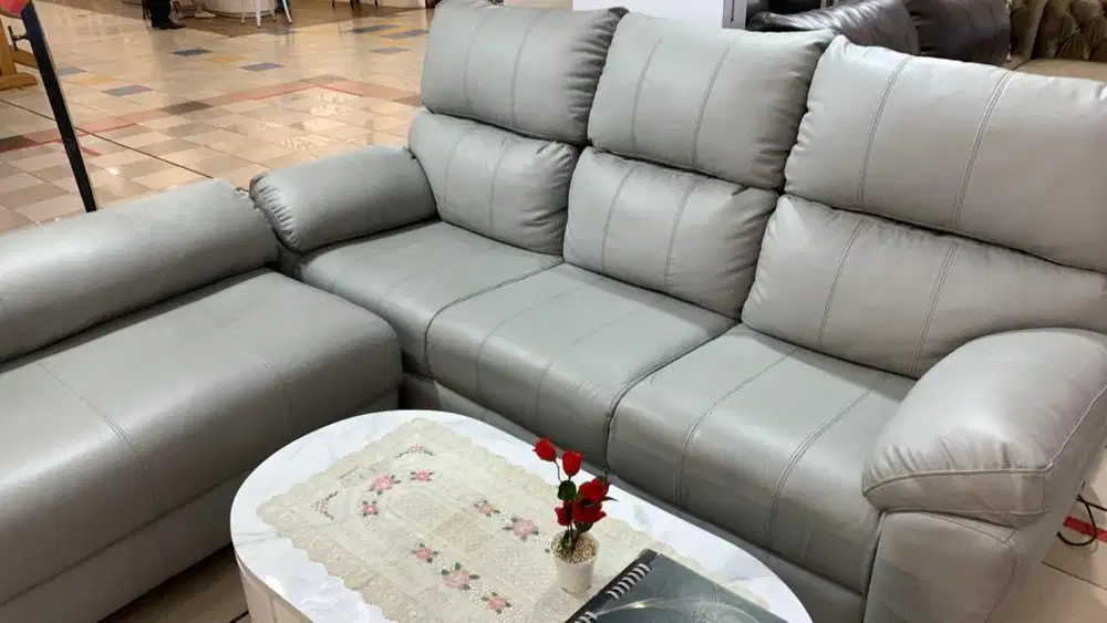Kredit sofa itc cempaka mas