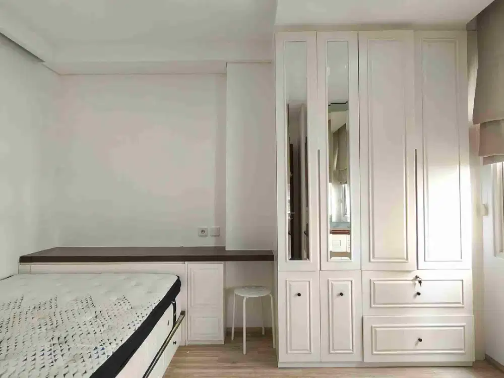 Disewakan 2BR Furnish Bagus di Apartemen Royal Mediterania Garden, Lantai Rendah