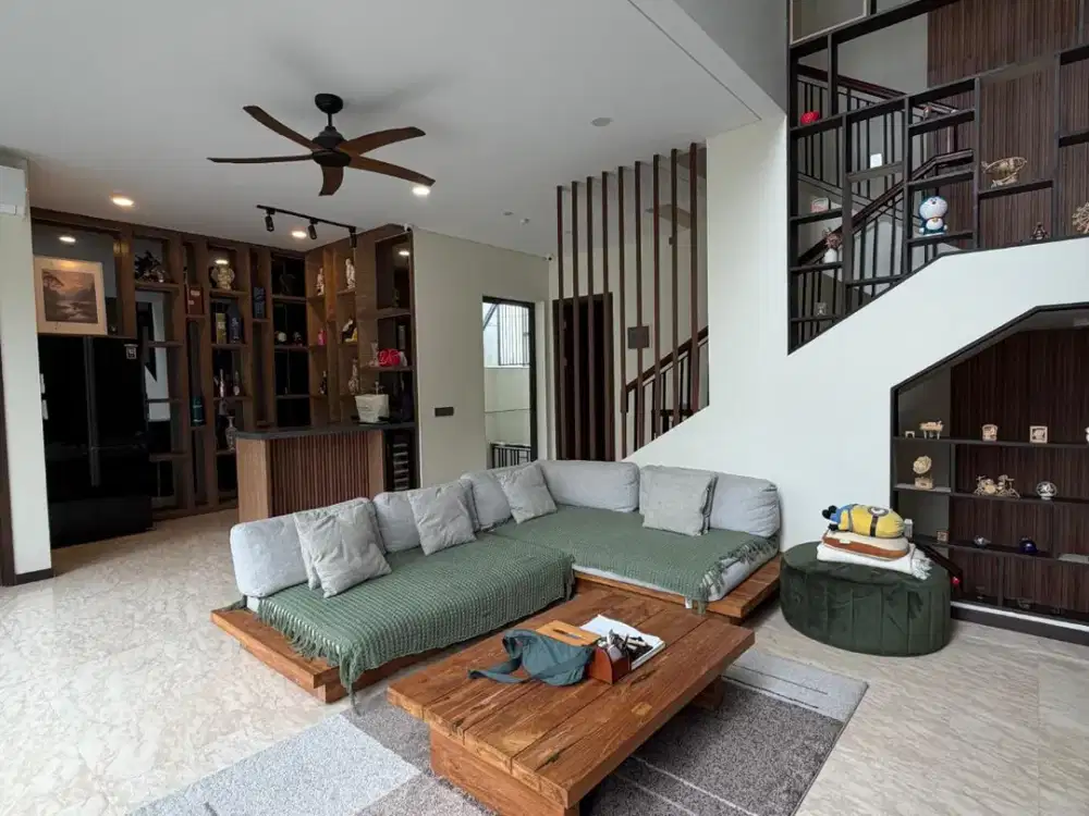 JUAL RUMAH MEWAH ZORA KIMORA 3 LANTAI BSD SUDAH RENOVASI