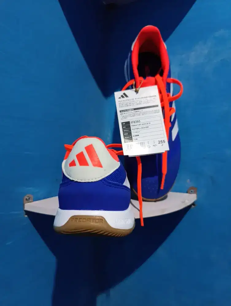 Sepatu futsal Adidas predator league in