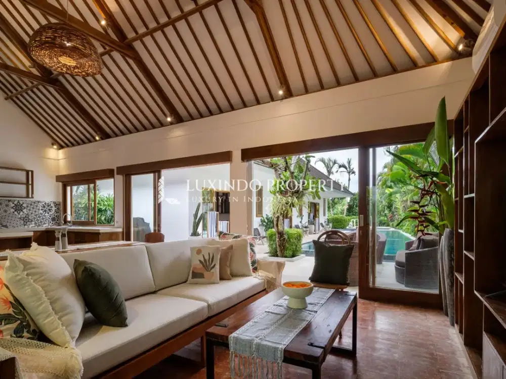 DISEWAKAN BULANAN VILLA DENGAN 3 KAMAR TIDUR DI CANGGU - Thumbnail 3