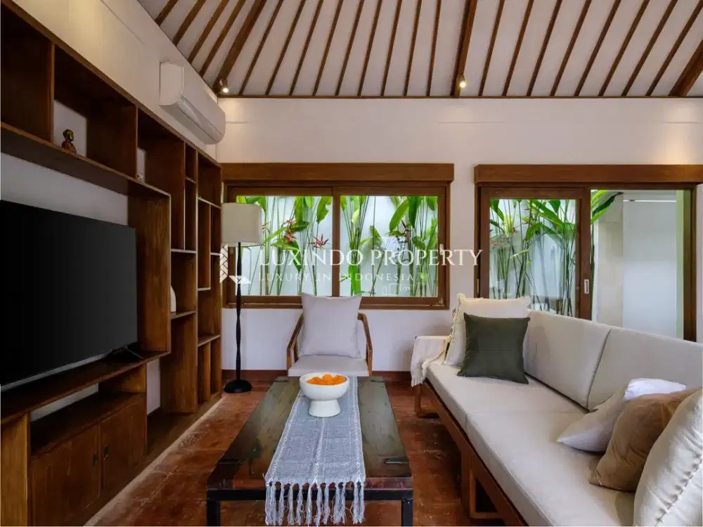 DISEWAKAN BULANAN VILLA DENGAN 3 KAMAR TIDUR DI CANGGU - Thumbnail 4