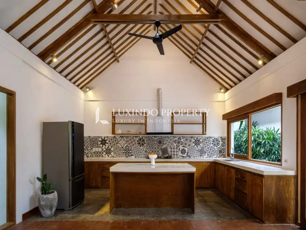 DISEWAKAN BULANAN VILLA DENGAN 3 KAMAR TIDUR DI CANGGU - Thumbnail 7