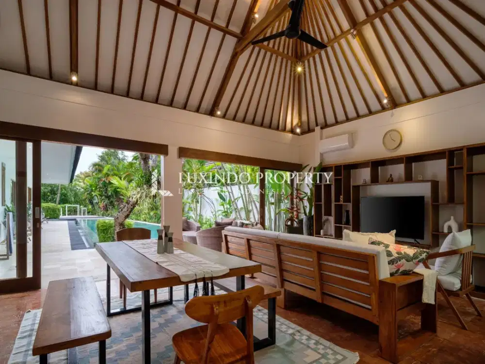 DISEWAKAN BULANAN VILLA DENGAN 3 KAMAR TIDUR DI CANGGU - Thumbnail 6