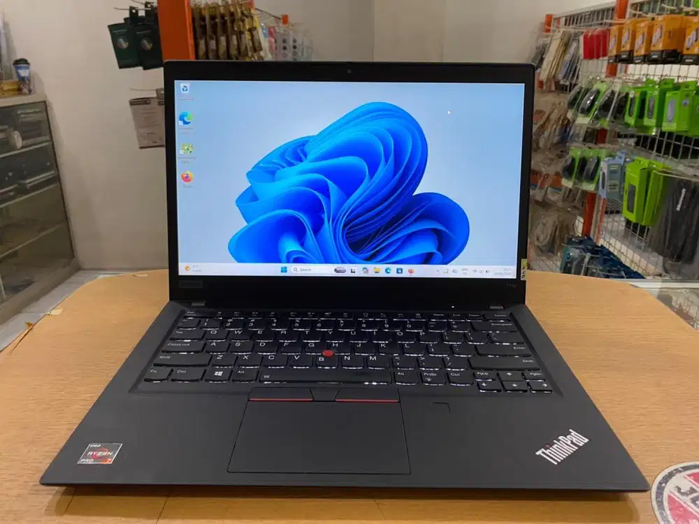 Lenovo ThinkPad T14S Amd Ryzen 7 Pro, Ram 16GB SSD 256GB Slim Mulus