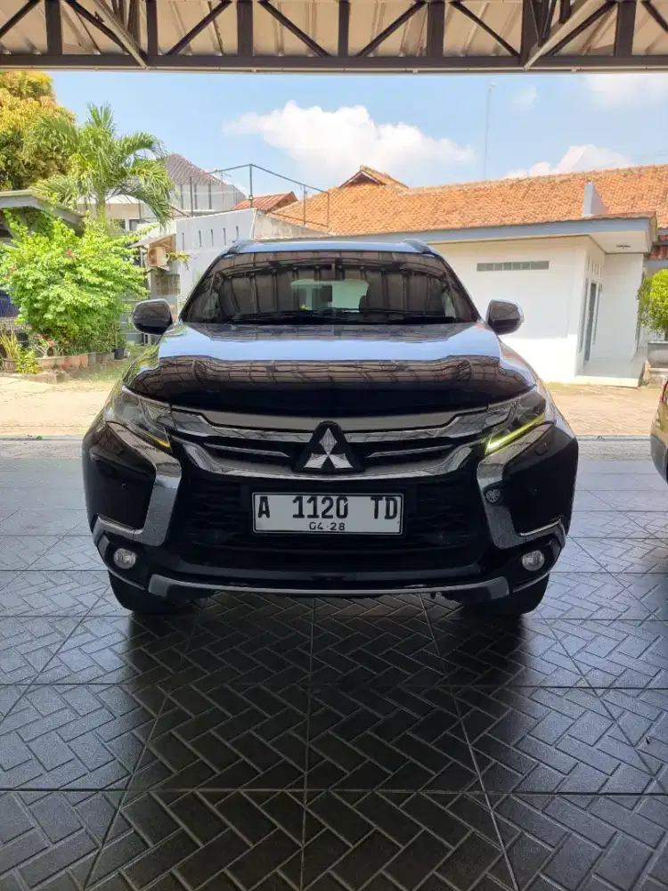 PAJERO SPORT DAKAR 4X2 AT 2018 TANGAN PERTAMA