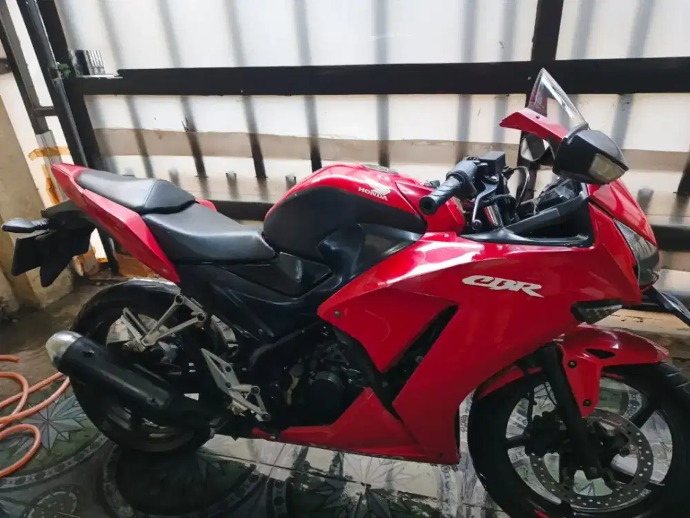 HONDA CBR 150 2015 PLAT F (BISA NEGO)