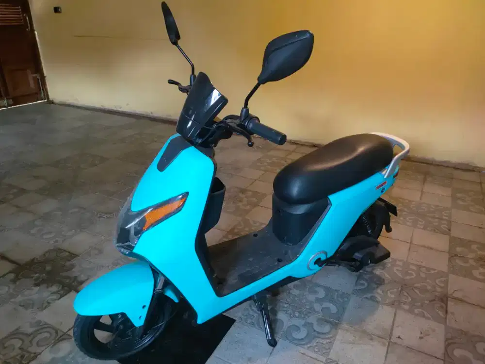 Sepeda Listrik D 70 U-winfly, jarang dipakai spt baru, aki baru semua