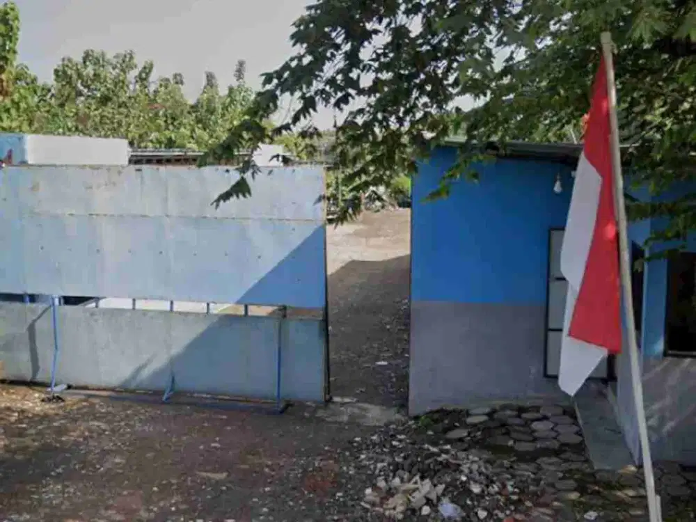 Dijual gudang garasi bus selokaton