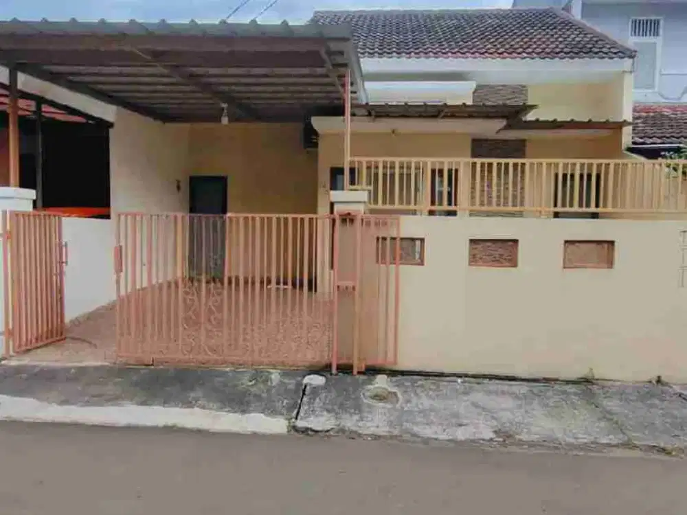Rumah siap huni kondisi rapih dan terawat di Griyaloka BSD