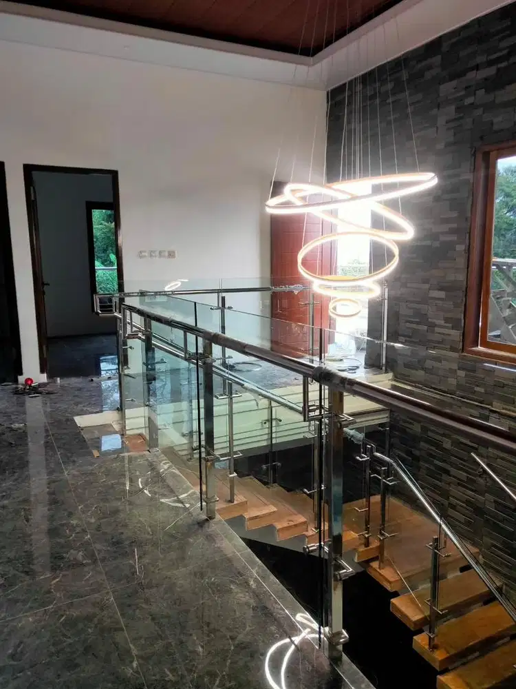 Balkon dan reling stainles steel kaca