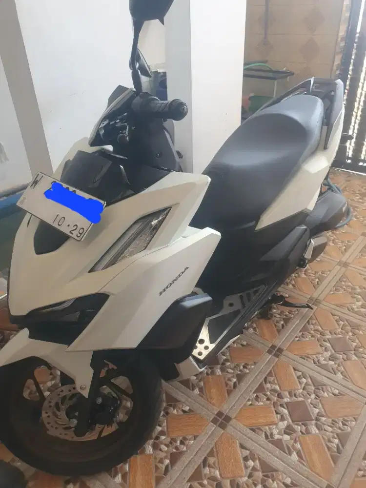 Vario 160 CBS putih