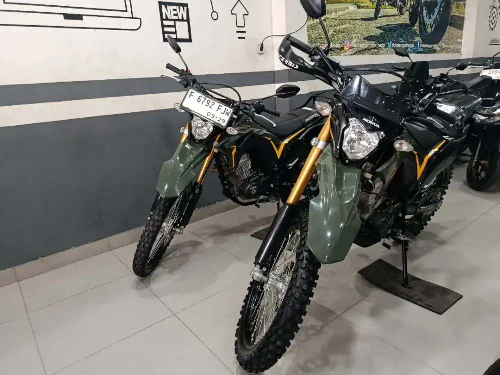 CRF 150L 2024 exclusive