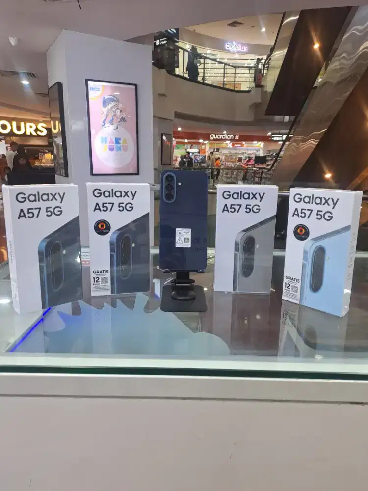 Samsung A57 8+8/128gb 5g ( free adapter )