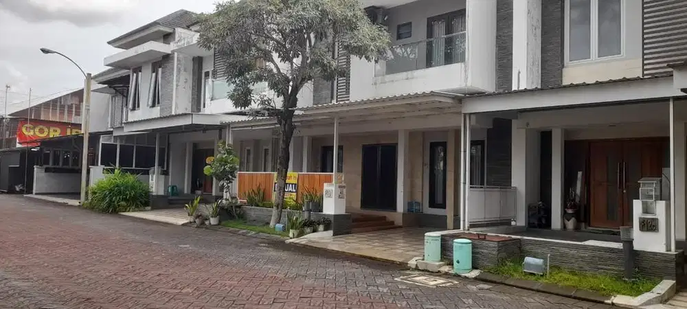 Rumah Rasa Villa di Tengah Kota - Jarang Ada!