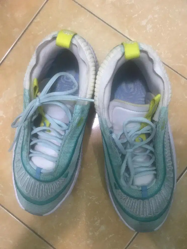 Sepatu basket nike cosmic unity 3