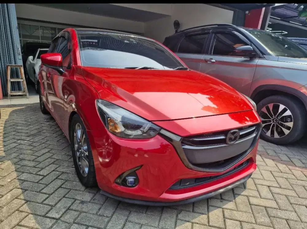 Mazda 2 Gt SkyActive 1.5 Automatic 2017 Bensin Merah Metalik