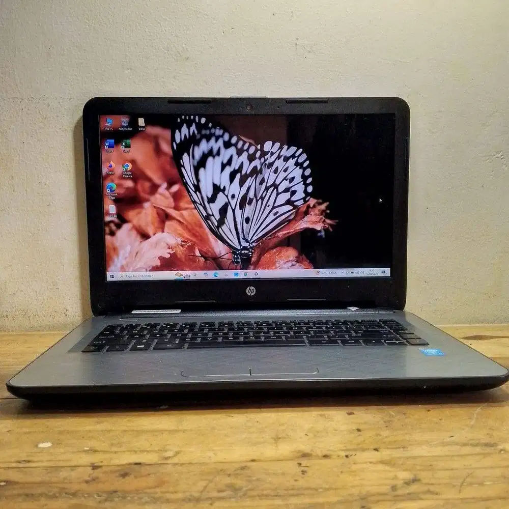 HP 14 core i3-5005U Ram 8 GB SSD 128 GB