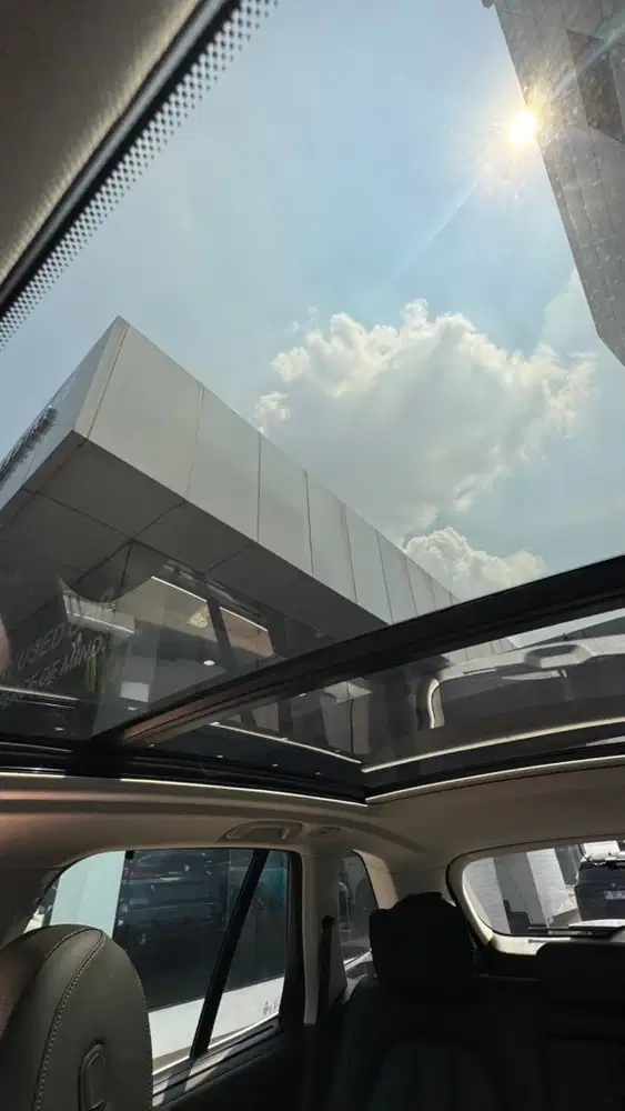 BMW 320i 2023 Bensin