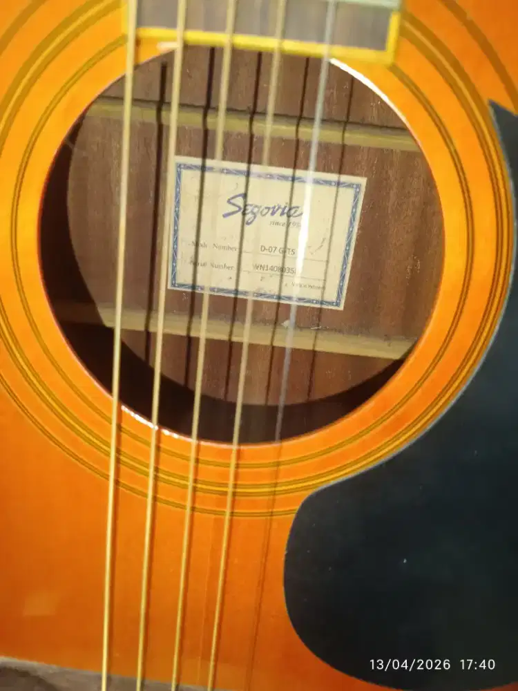 GITAR AKUSTIK SEGOVIA