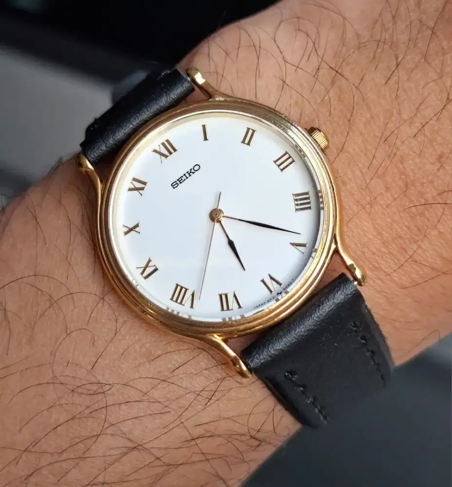 Seiko roman dial