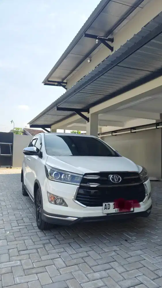 Toyota innova venturer diesel AT 2018