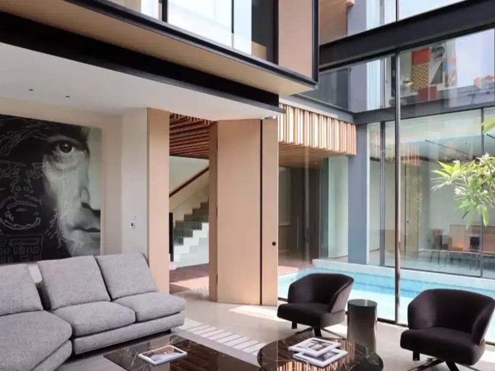 Rare Gem! Rumah Lux Plus Private Pool Lokasi Premium di Widya Chandra, Jaksel - SHM