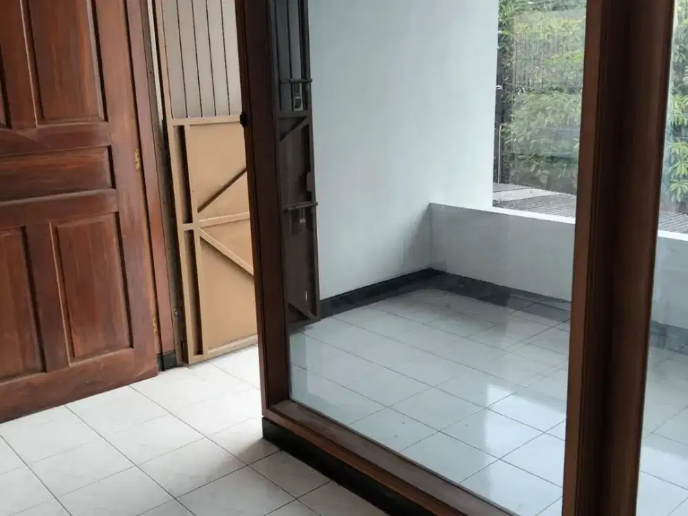 DIJUAL DAN DISEWAKAN RUMAH SIAP HUNI 2 LANTAI DI KOMPLEK DADALI BANDUNG