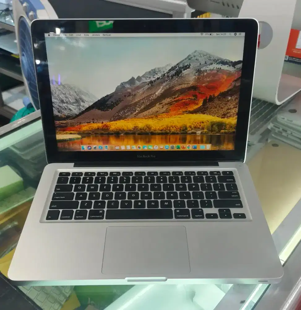 MacBook Pro 13 inch Mid 2012 kondisi bagus, Core i5 Ram 8GB SSD 256