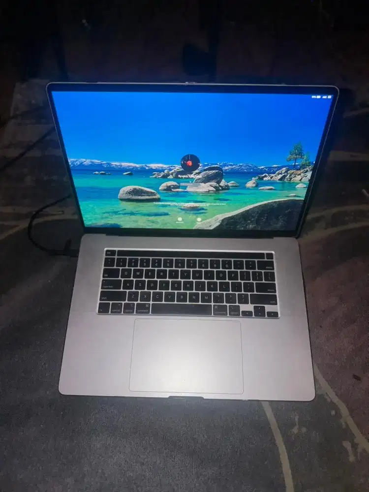 Macbook Pro RAM32GB/1TB SSD i9 (Spek Tertinggi)