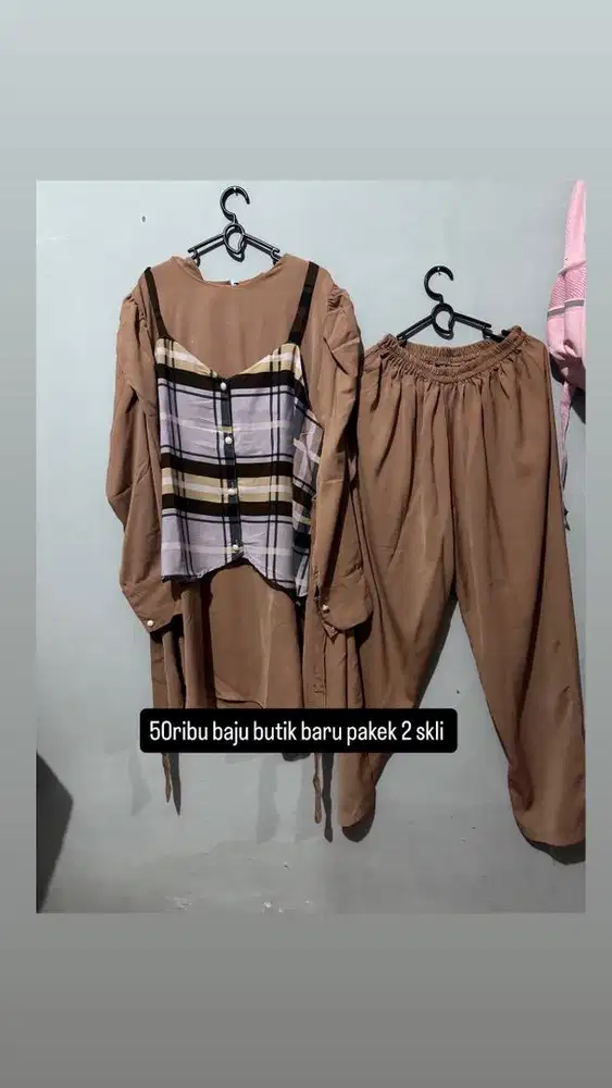 Baju wanita 1 set celana masih bagus bahan butik