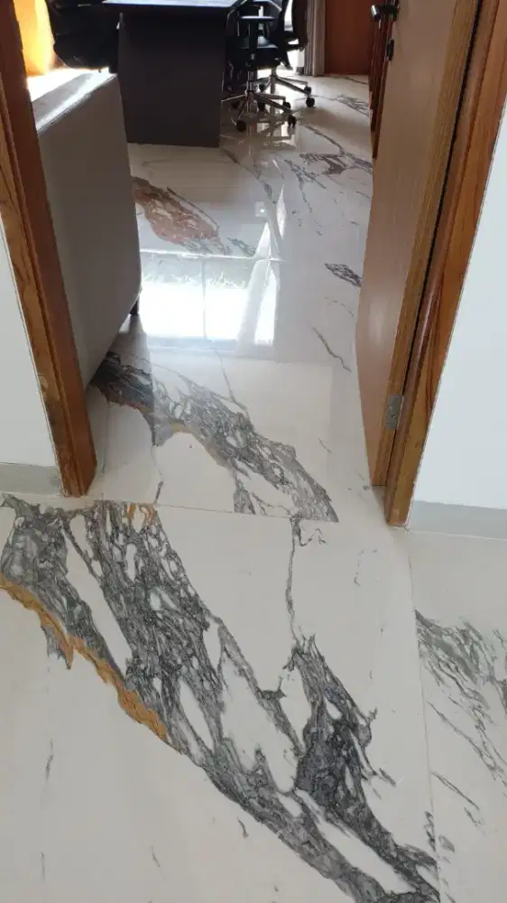 Tukang Pasang Granit, Marmer, Quadra. Kontraktor Bangun Rumah Mewah