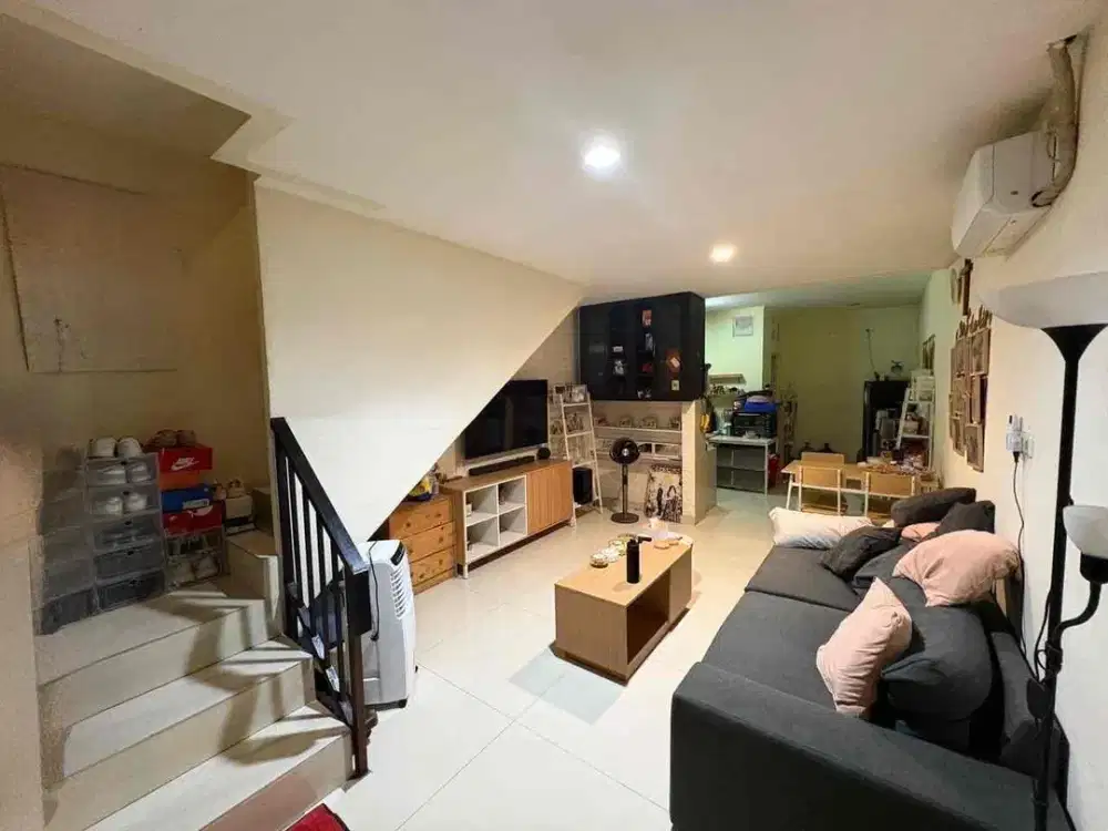 DIJUAL RUMAH SIAP HUNI 2 LANTAI SEKI FURNISHED DI TAMAN PALEM LESTARI