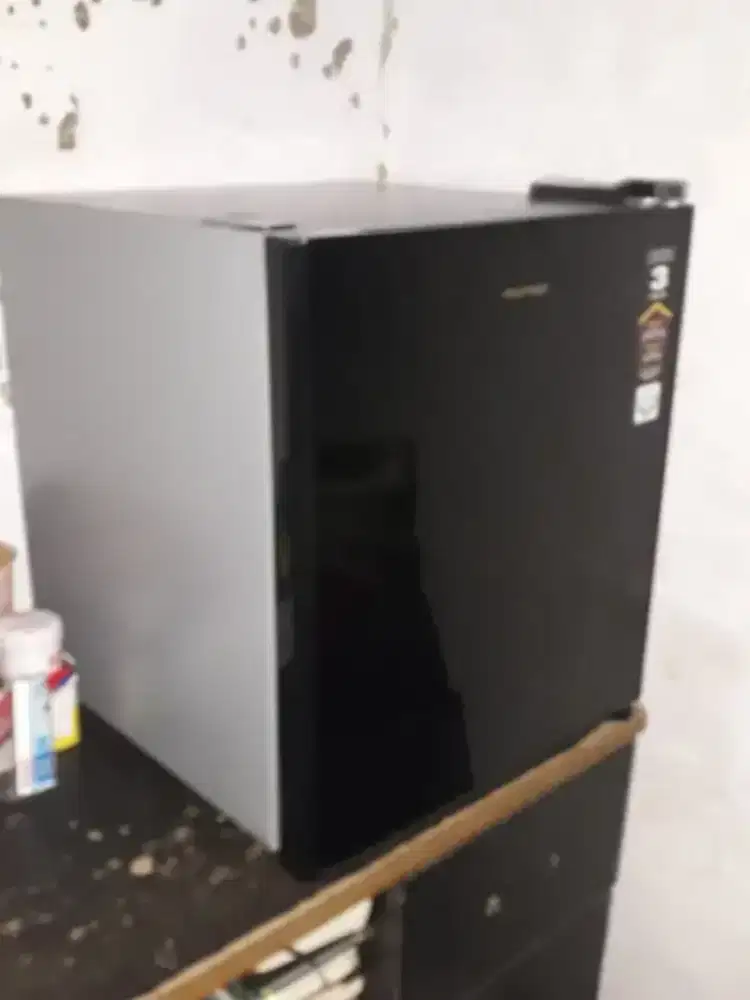 Kulkas mini portable polytron