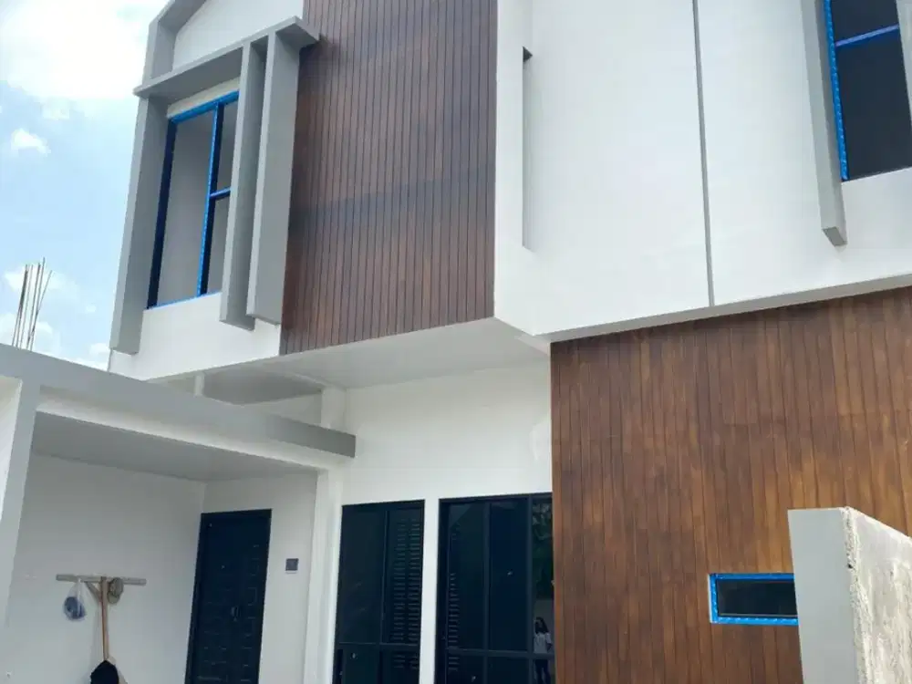 siap di tempati rumah bangunan 2 lantai type 179/150 4 kamar tidur dan 5 kamar mandi bid KPR DP 0%