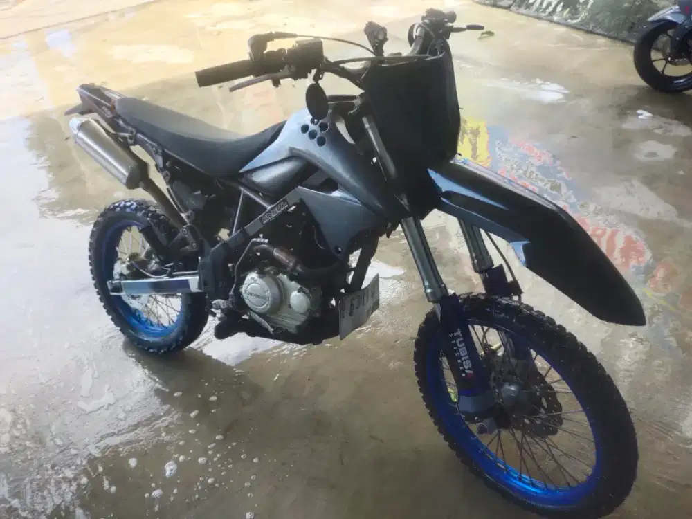 Kawasaki dtracker 2012