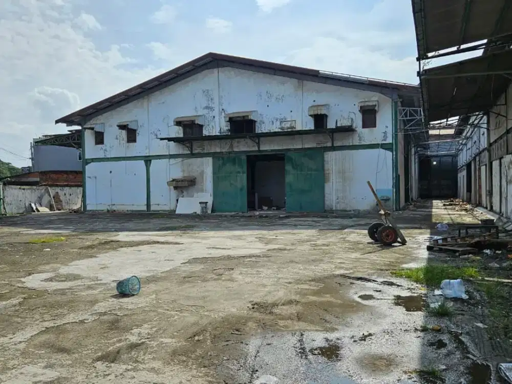Gudang Raya Perancis hitung tanah