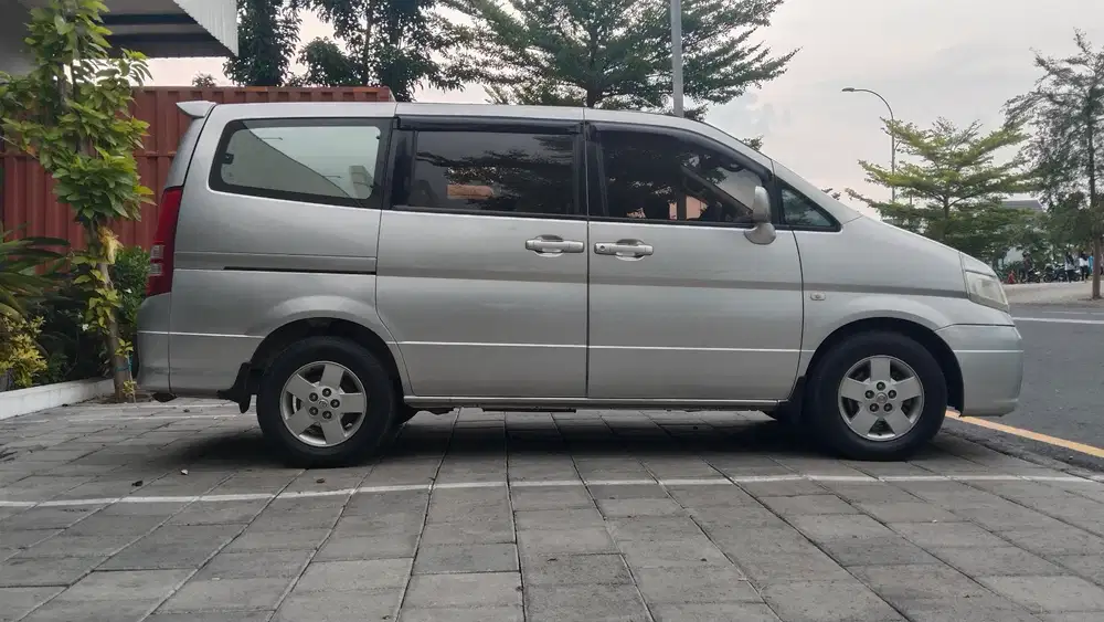 Nissan Serena 2006 Bensin