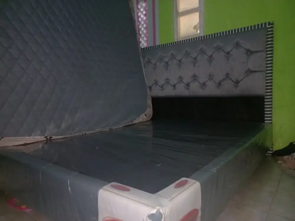 Di jual Dipan UK 180