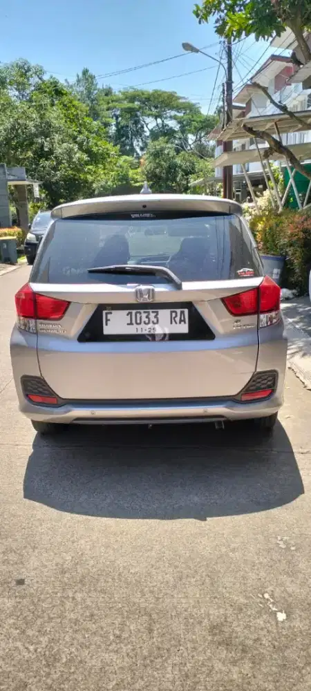 Honda mobilio 1.5 E Manual tahun 2017 abu-abu