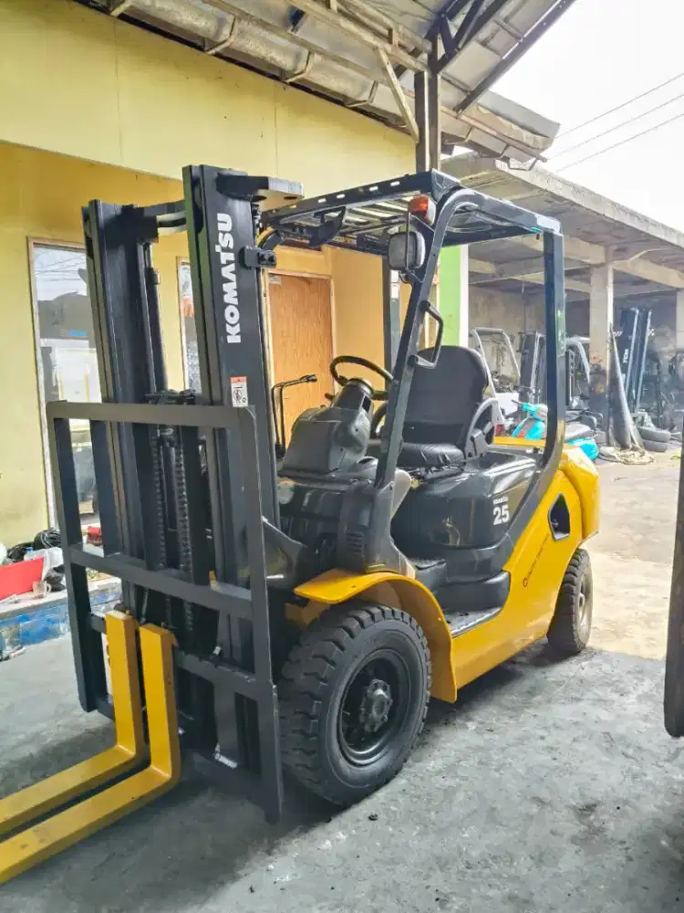 Forklift Komatsu 2,5 Ton,Manual,Fullfreelift,Seri FD25-17,Tahun 2017