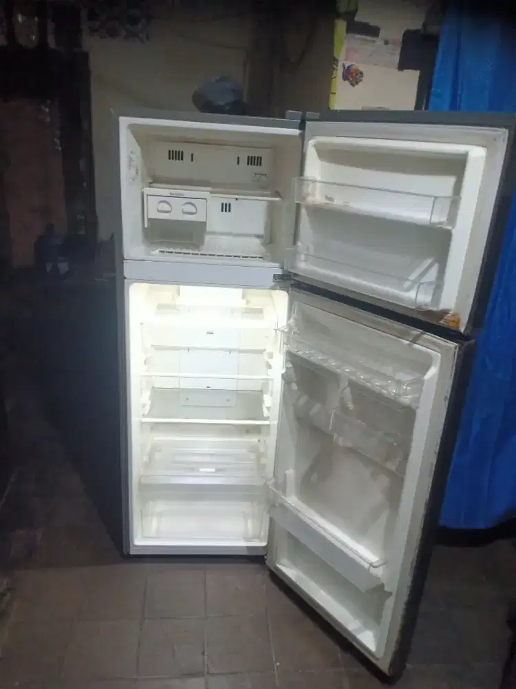 Jual kulkas LG inverter 2 pintu no frost tanpa bunga es bisa di antar