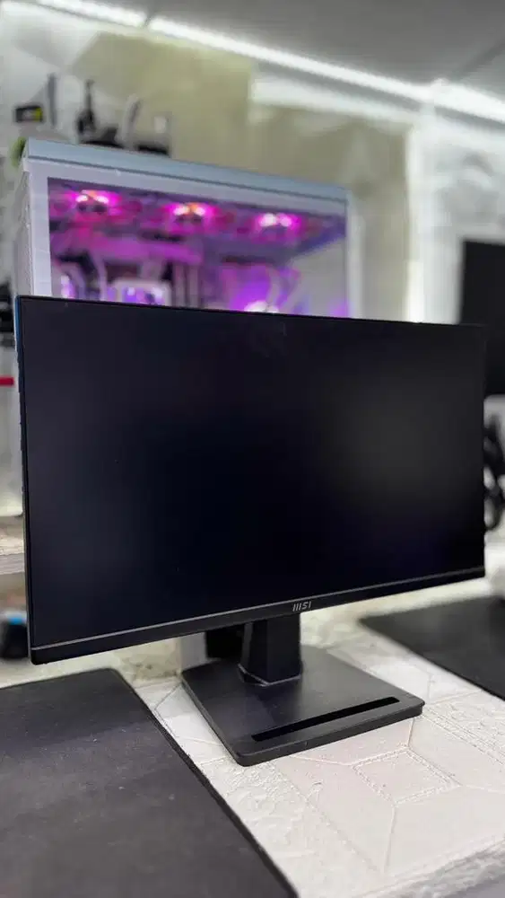 Monitor MSI 22 inch FHD Bazeless harga 800 ribu lengkap box grnsi on