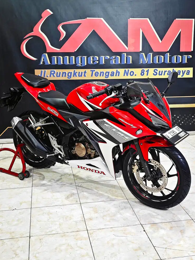 CBR 160cc Racing Red mulus low km. Dp mulai 2jt.Anugerah motor rungkut