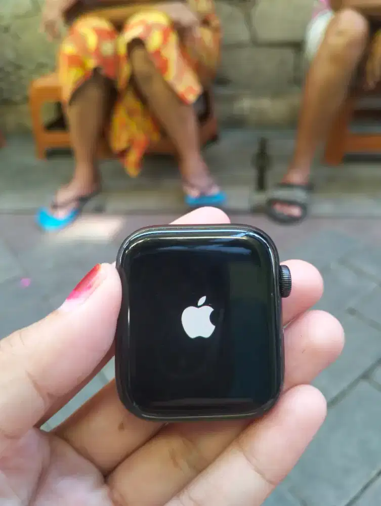 Apple watch series 5 44 MM bh 100