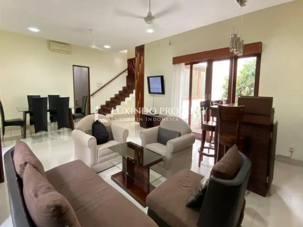 DISEWAKAN VILLA DENGAN 2 KAMAR TIDUR DI NUSA DUA