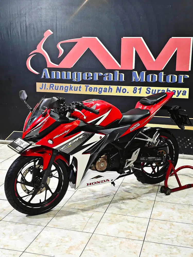 CBR 160cc Racing Red mulus low km. Dp mulai 2jt.Anugerah motor rungkut