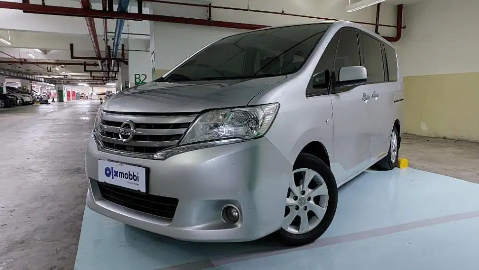 DP MURAH Nissan Serena 2.0 Bensin-AT 2013 Silver C7JAE